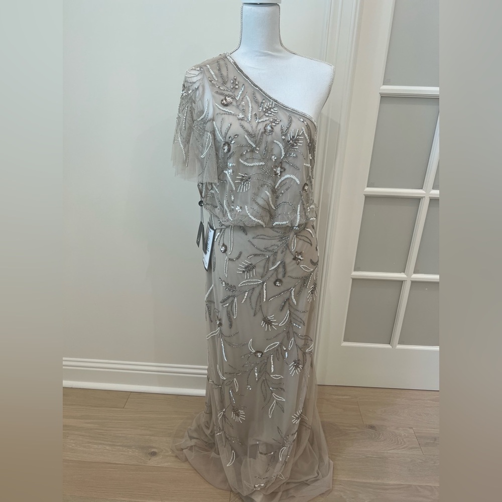 NWT Adriana Papell Beaded Gown Size 10 Evening Gown/Black Tie Optional